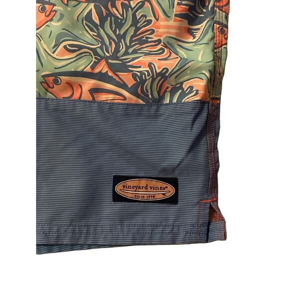Vineyard Vines Board Shorts Mens 2XL Swim Trunk Pink Blue Fish Striped Pocket - Picture 4 of 7